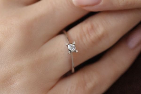 0,08 Karat Pırlanta Tektaş Yüzük