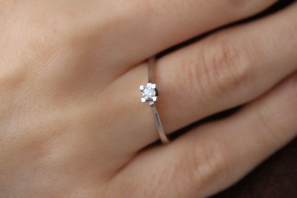 0,09 Karat Pırlanta Tektaş Yüzük