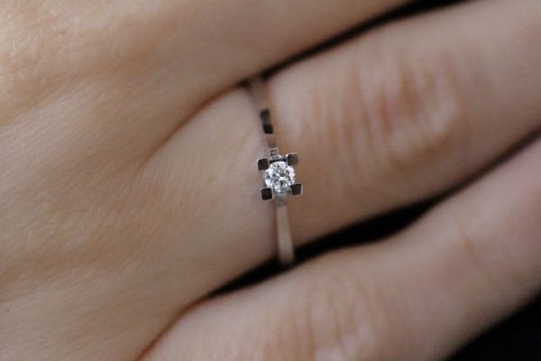 0,09 Karat Pırlanta Tektaş Yüzük