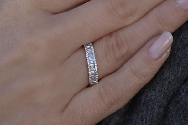 1.15 Karat Pırlanta Baget Yarımtur Yüzük