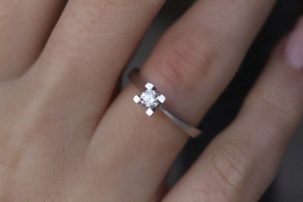 0,22 Karat Pırlanta Tektaş Yüzük