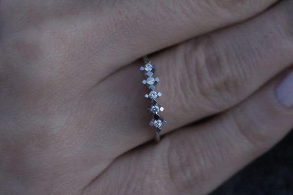 0,08 Karat Pırlanta Beştaş Yüzük