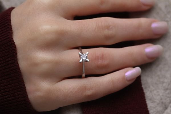 0,32 Karat Pırlanta Tektaş Yüzük