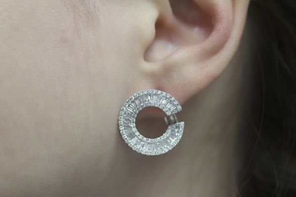 3,40 Karat Pırlanta Baget Halka Küpe