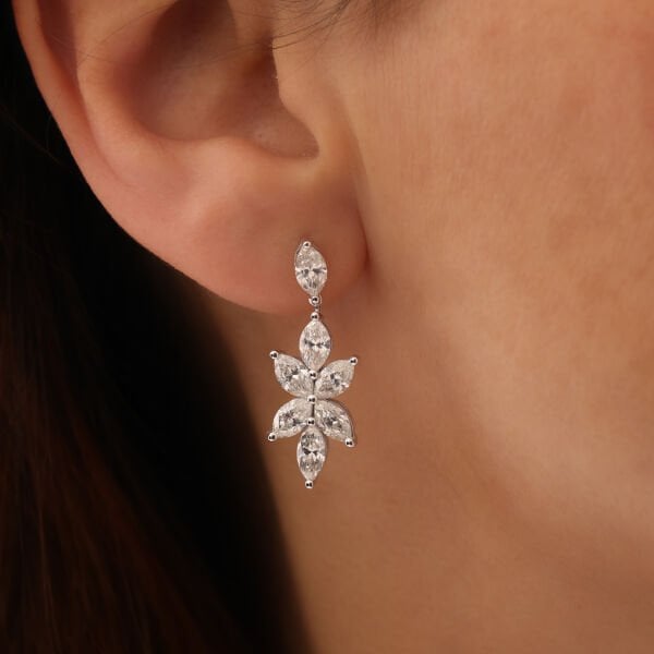 4,30 Karat Pırlanta Markiz Küpe