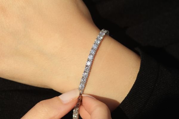 9,10 Karat Pırlanta Su yolu Bileklik