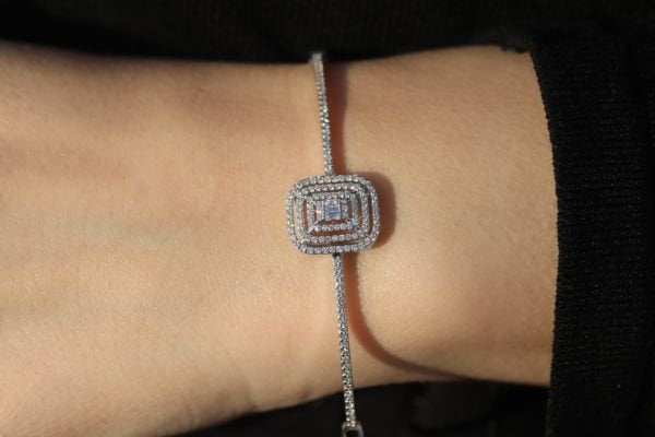 0,68 Karat Pırlanta Baget Bileklik