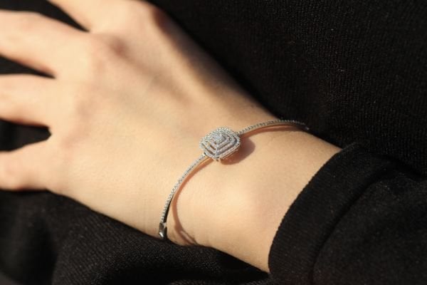 0,68 Karat Pırlanta Baget Bileklik