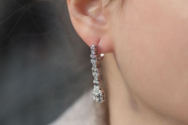 1,37 Karat Pırlanta Baget Küpe