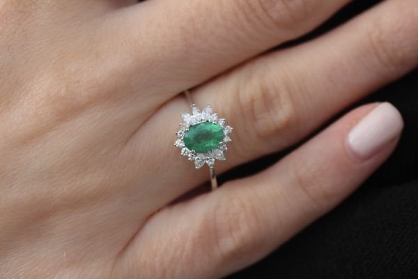1,08 Karat Pırlanta Zümrüt Yüzük