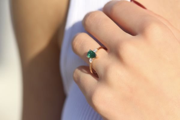 0,82 Karat Pırlanta Vintage Zümrüt Yüzük