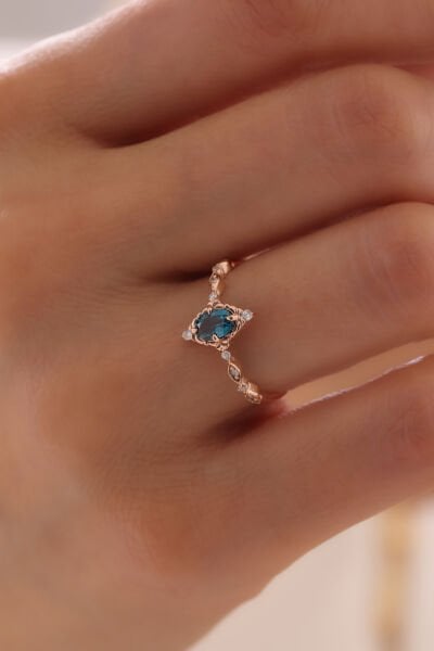 0,50 Karat Pırlanta Vintage Oval London Blue Yüzük